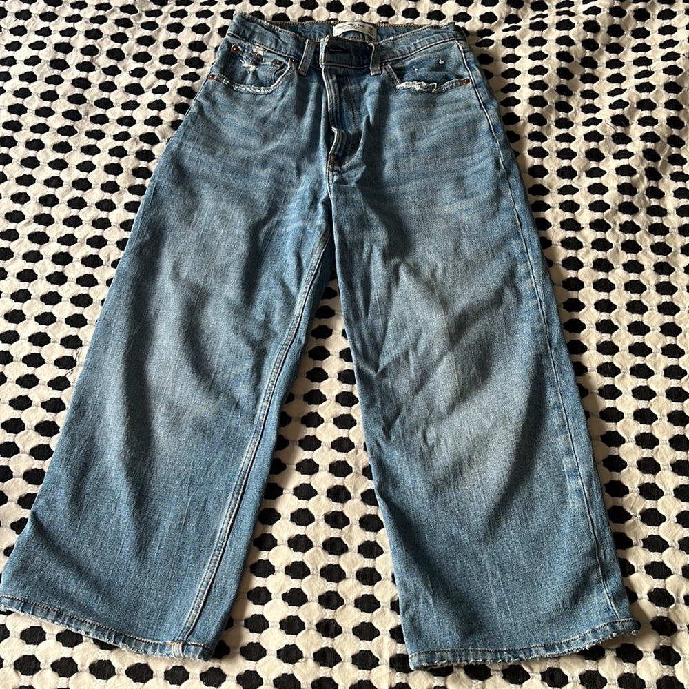 Abercrombie & Fitch crop wide leg ultra high rise size 6 petite jeans